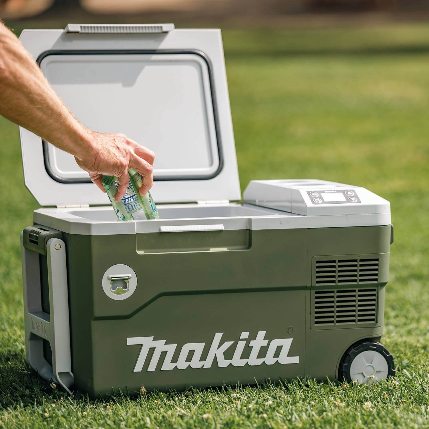 Makita Outdoor Adventure, Makita Outdoor Adventure ADCW180Z 18V X2 12V/24V AC Cooler/Warmer - Bare Tool